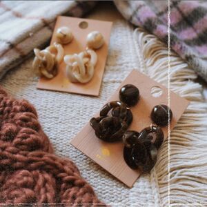🆕The Shay// Brown swirl chain link earring